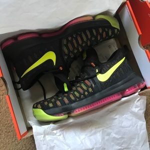 Nike Kevin Durant KD 9 size 9.5 mens shoe
